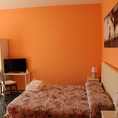 Andrea Affittacamere E B&B Solignano Nuovo Exterior photo